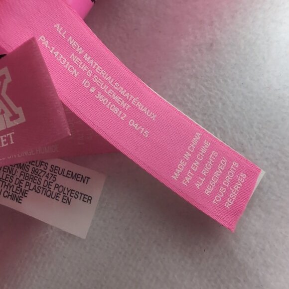 2 Victoria's Secret PINK Dog Plush Mini Stuffed Animal Canada Sweater RARE HTF - Picture 13 of 15